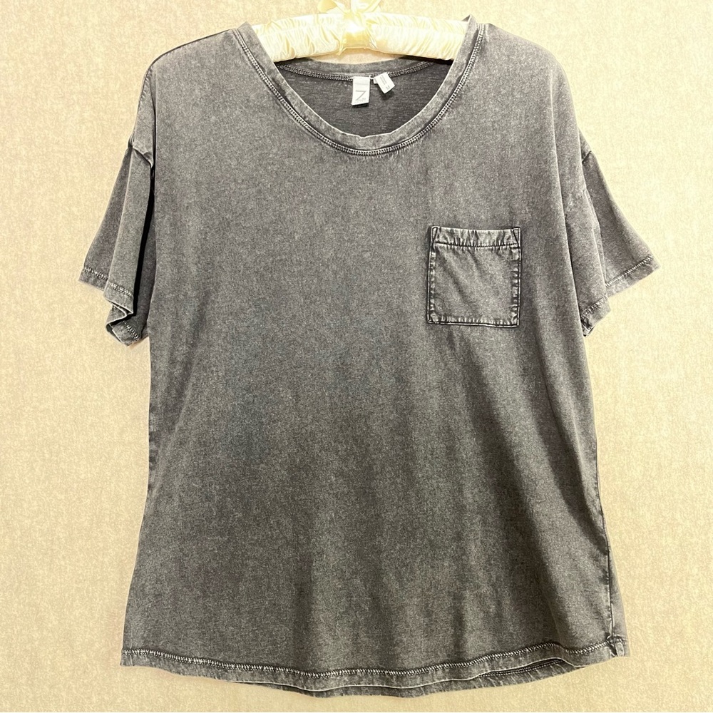 Women's Z by Zella Distressed Patch Pocket Tshirt M